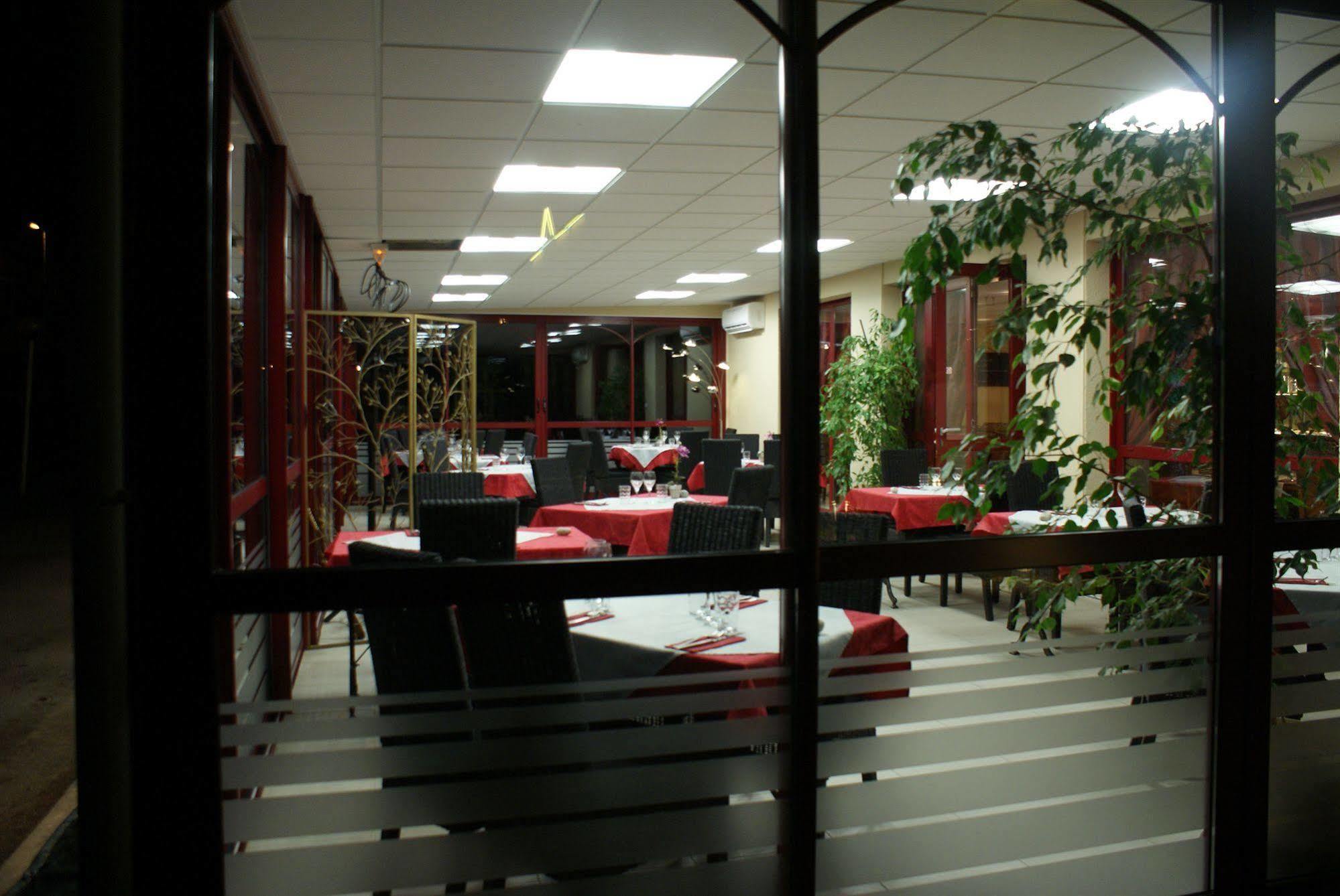 Hotel Du Parc Limoges & Restaurant "Le Temps D'Une Pause" Bagian luar foto